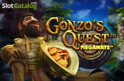 Gonzo davanti a piramide azteca